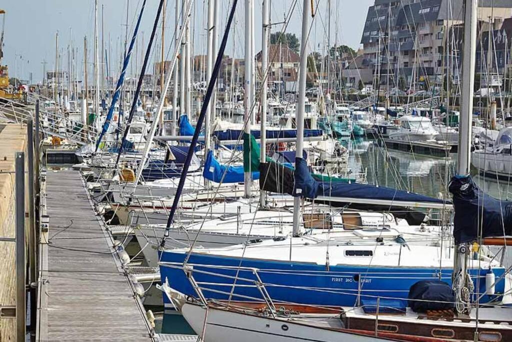 Studio 24 - Coucher De Soleil & Vue Mer Courseulles-sur-Mer Exterior photo