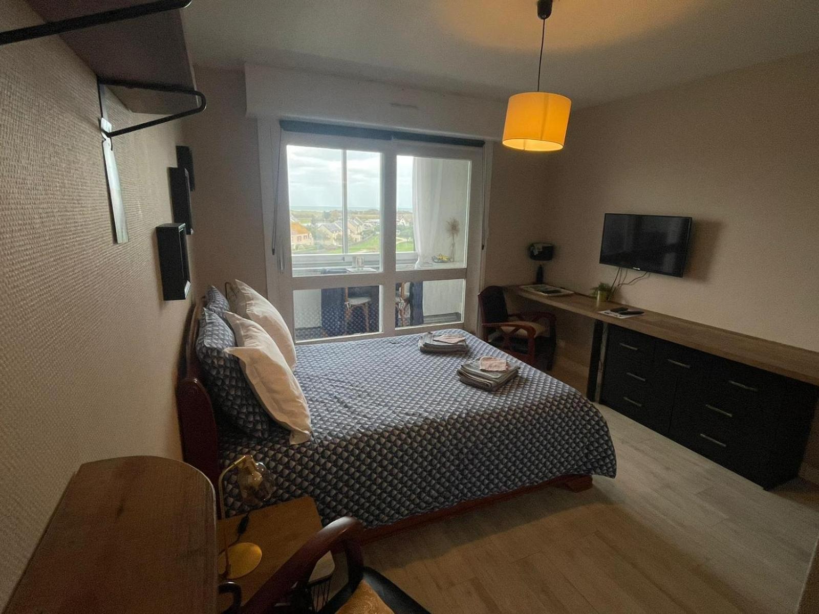Studio 24 - Coucher De Soleil & Vue Mer Courseulles-sur-Mer Exterior photo