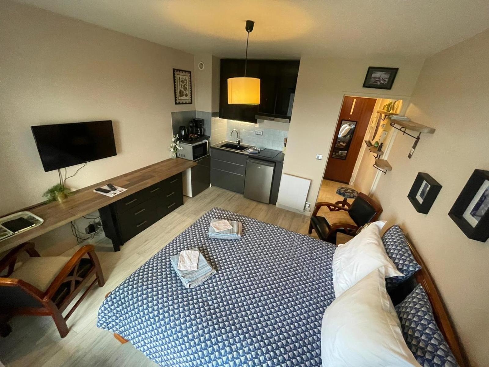 Studio 24 - Coucher De Soleil & Vue Mer Courseulles-sur-Mer Exterior photo
